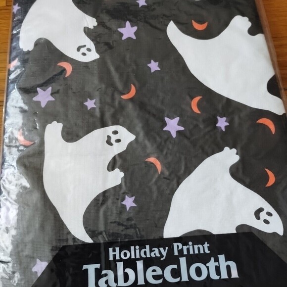 Elrene Halloween Ghost Print Vinyl Tablecloth Black 60" Round NEW - Picture 2 of 5